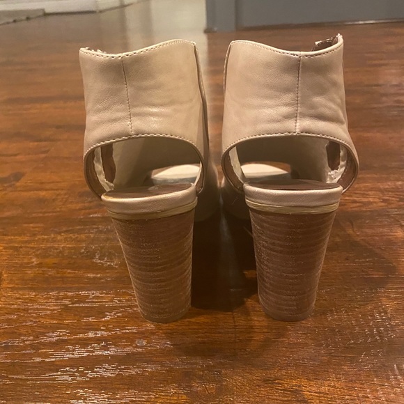 Booties - Picture 3 of 4